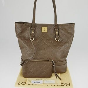 AUTHENTIC LOUIS VUITTON LEATHER TOTE W/WRISTLET